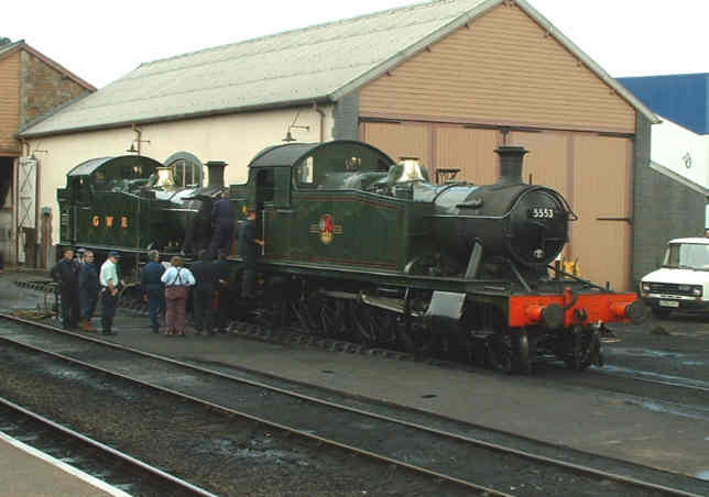 5542 and 5553 on Minehead shed