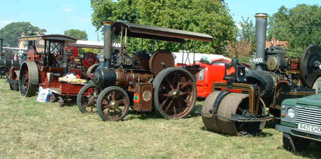 Road steam at the Fayre