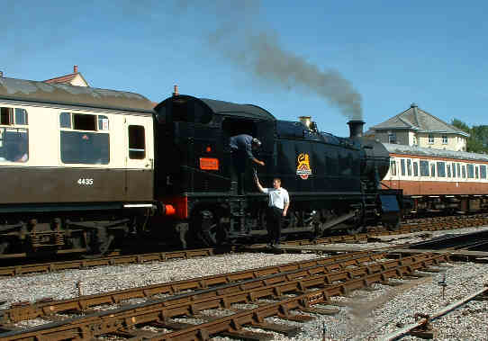 5224 collects the token at Minehead