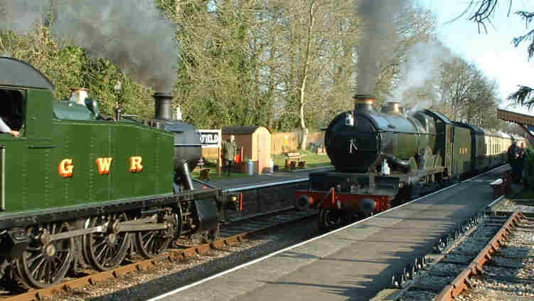 5542 and 5051 crossing at Crowcombe Heathfield