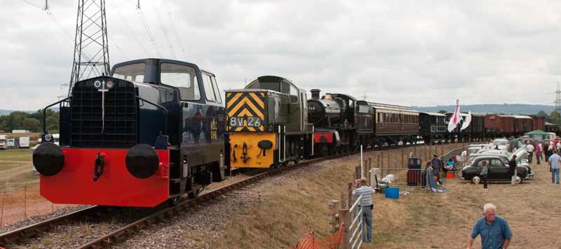 DH16, D9526, 7821, sleeping car and heritage wagons 