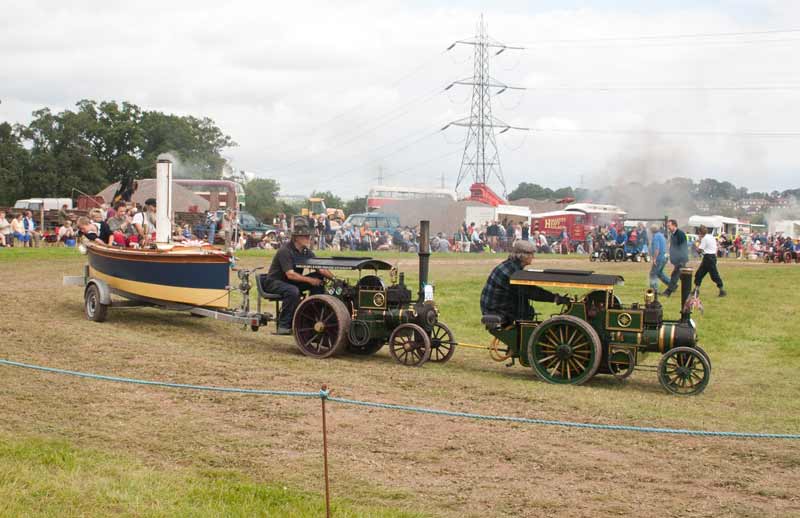 Miniature traction engines and steam launch 