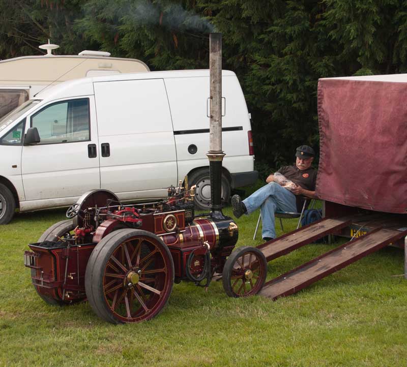 Scale model traction engine. 
